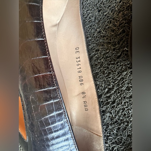 Salvatore Ferragamo Black Croc Embossed Office Pumps Shoes Size 8.5 - Picture 3 of 6